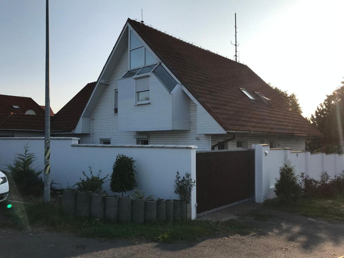Homestay U Hanky Zdiby Εξωτερικό φωτογραφία